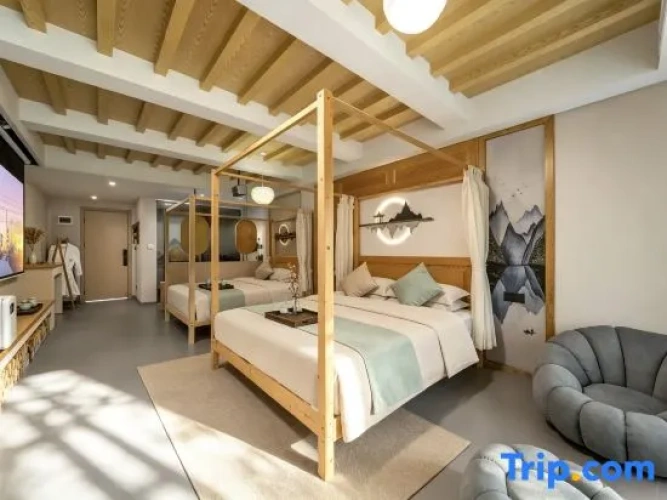 Standard Twin room with balcony