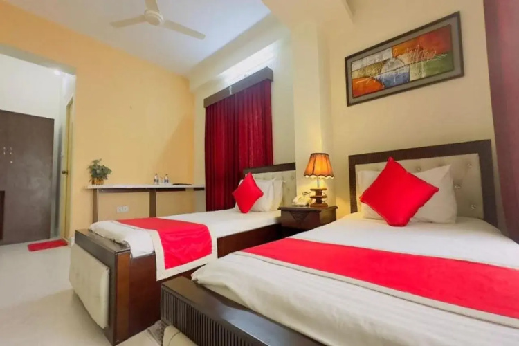 Hotel Grand Circle Inn