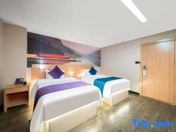 Business Triple Family room