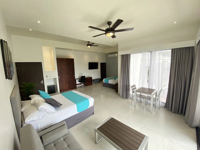 Hotel Naoz
