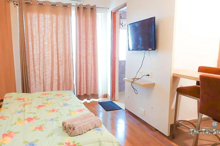 Taj Studios-Serviced Studio Apartment(Free Bfast)