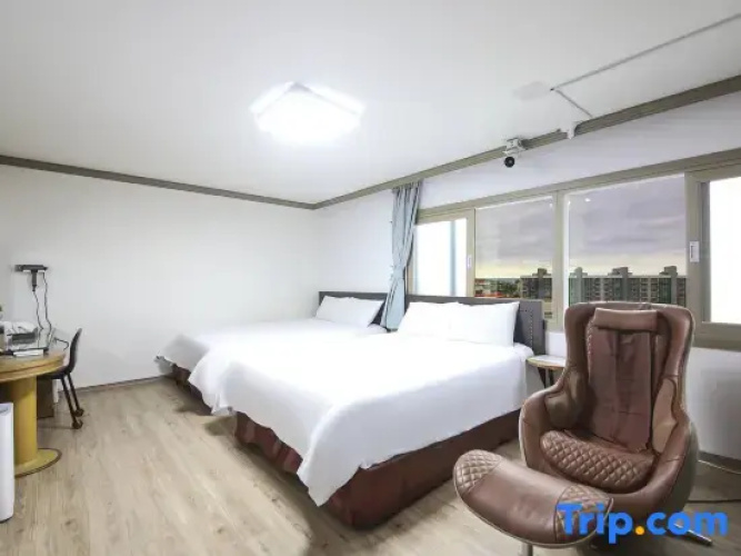 Twin Family Suite