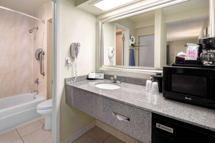 Quadruple Suite