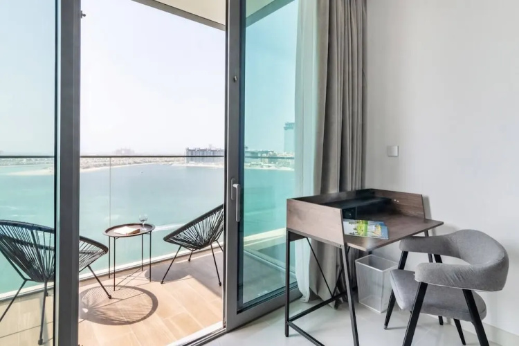 Sea view 2BR Beach Isle