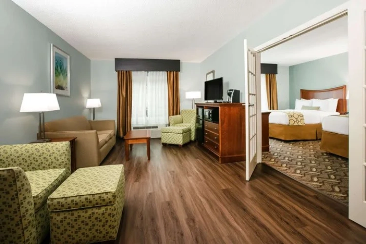1 Bedroom Quadruple Suite