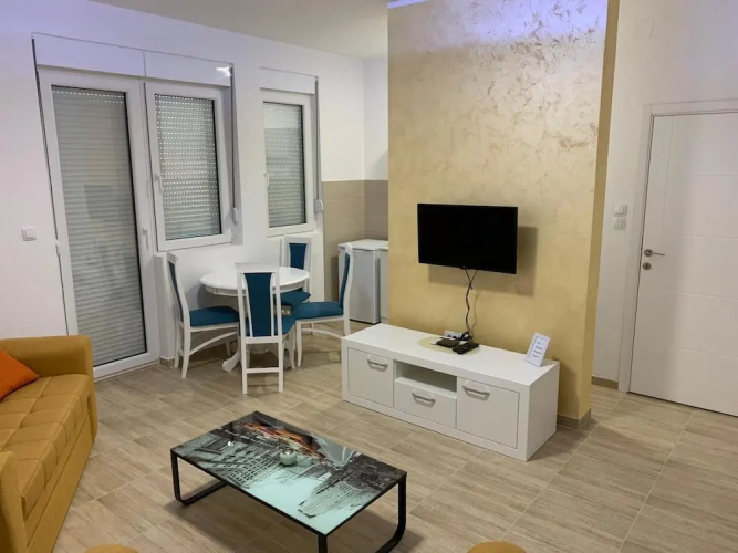 Airport View Apartment