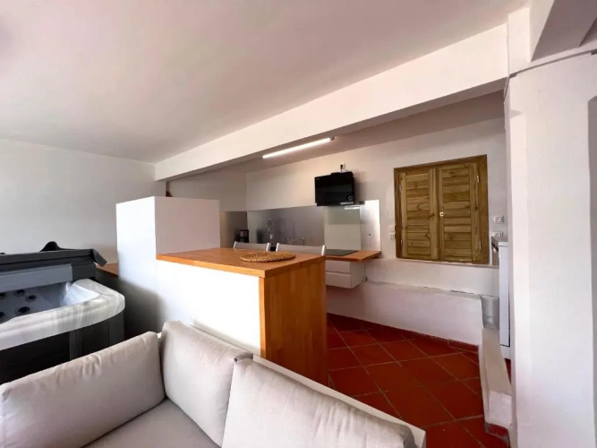 3 Bedrooms Cottage