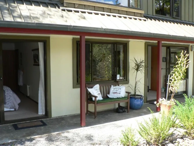 Standard Triple room with garden view