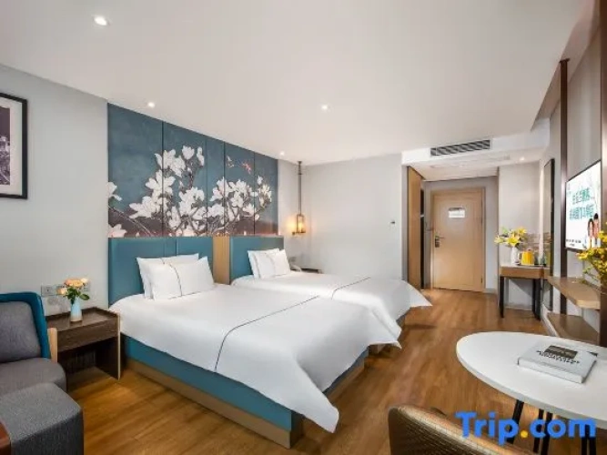 Standard Double room with view