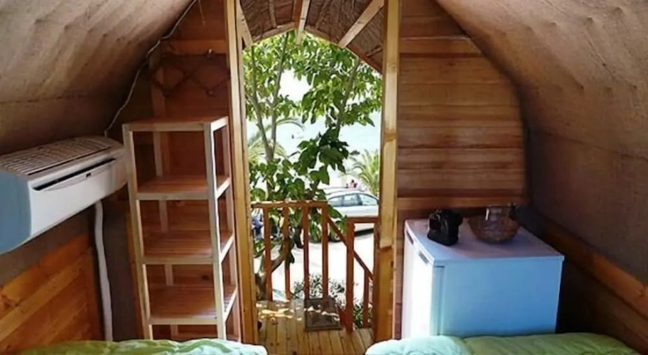 Bungalow with balcony