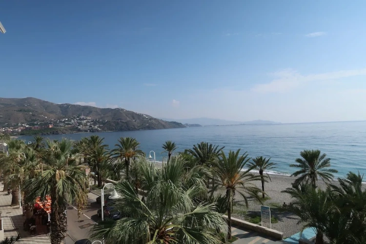 1 Bedroom Apartment beachfront