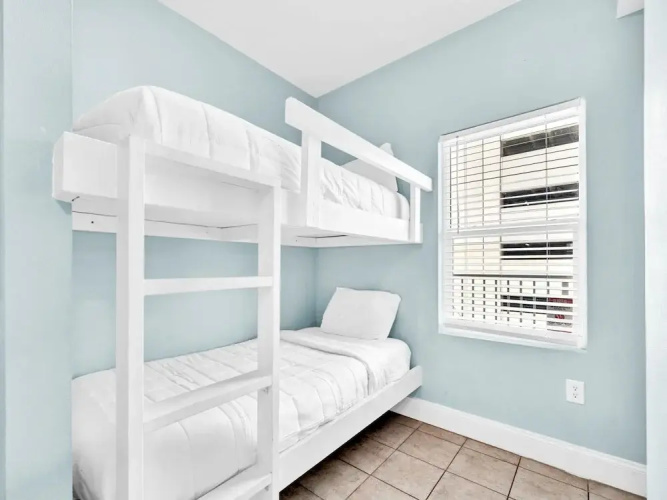 Laketown Wharf 331