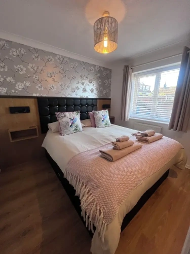 2 Bedrooms Cottage