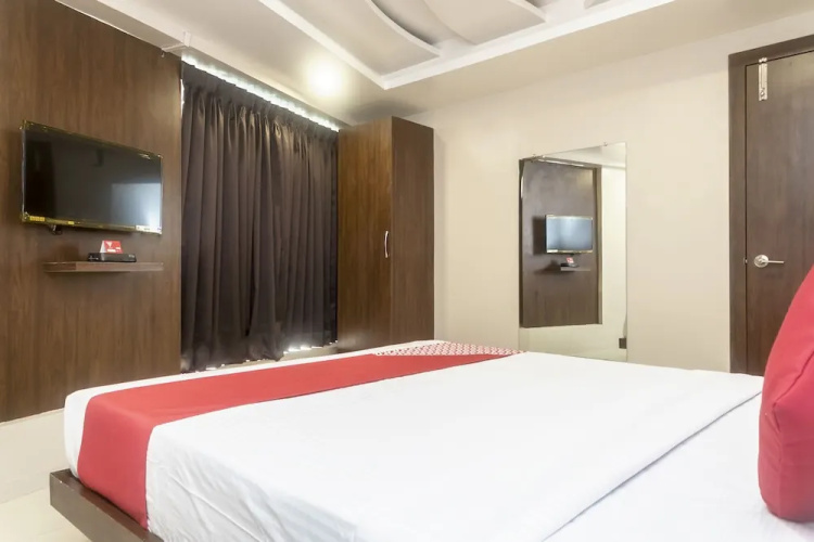 OYO 18340 Grand Pune