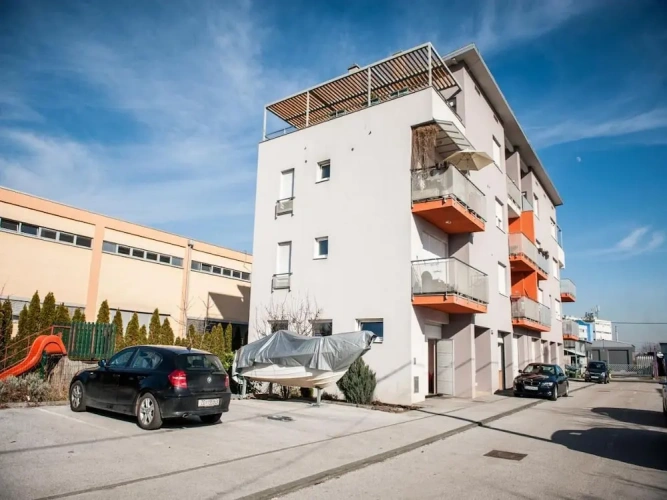 1 Bedroom Apartment with balcony