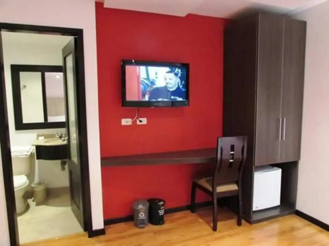 American Deluxe Hotel BC