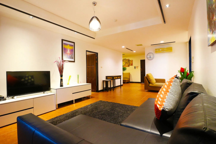Serena Sathorn Suites