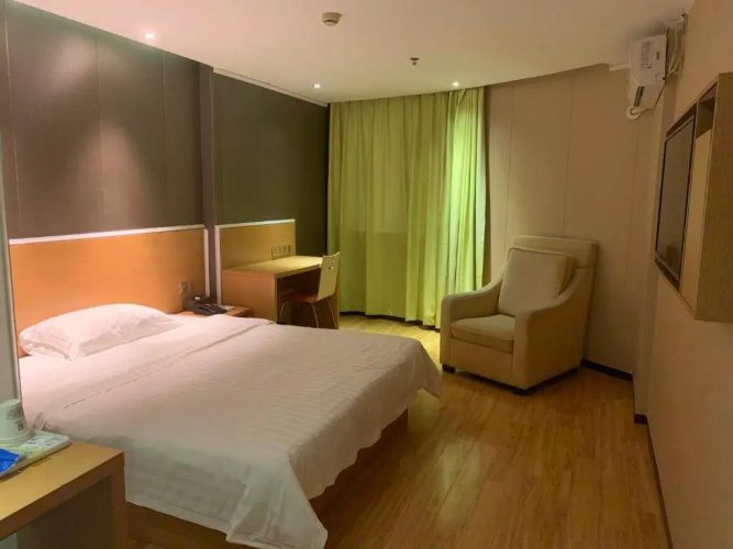7 Days Inn Yunfu Luoding Central Branch