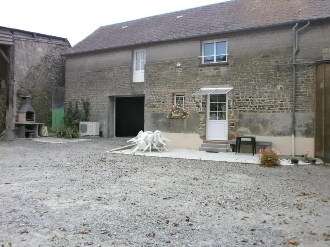2 Bedrooms Cottage