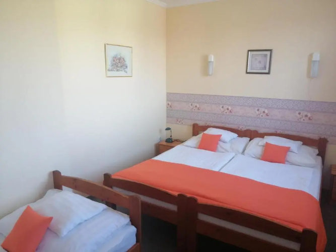 Hotel Hajnal