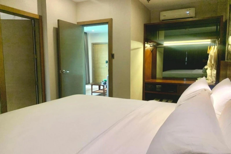 The Henry Hotel Roost Bacolod