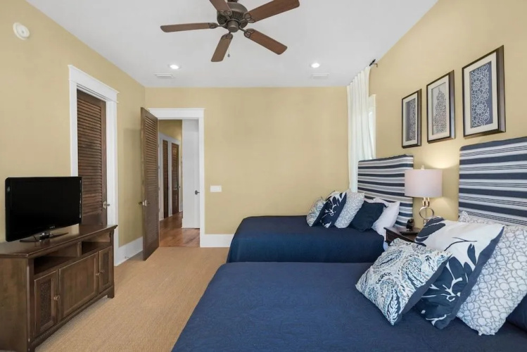 32 E Park Place Duplex #802