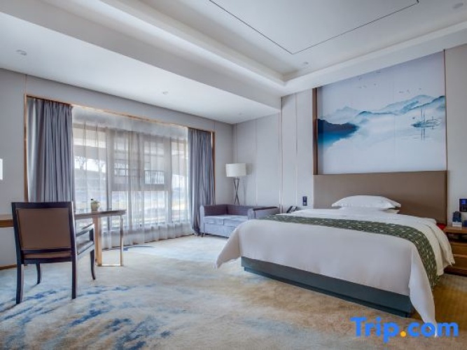 Standard Double room with golf view
