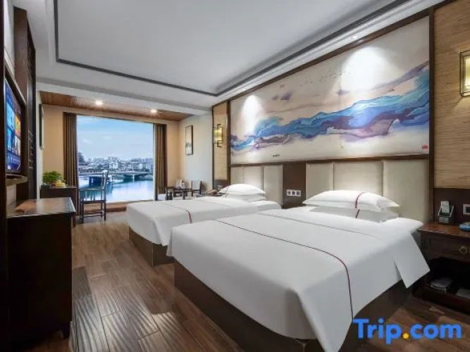 Standard Twin room with river view