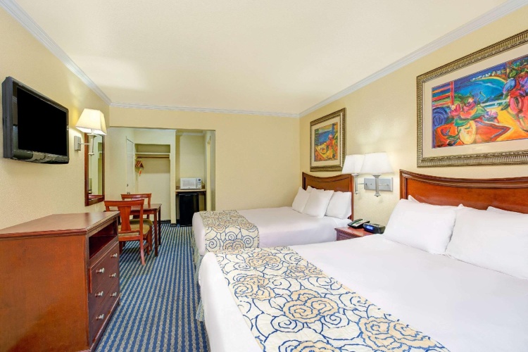 Standard Quadruple room