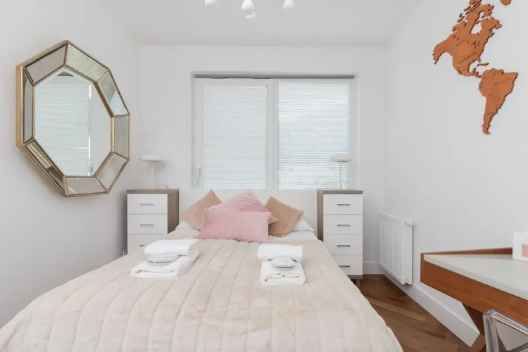 Stylish Apartment by Renters Prestige