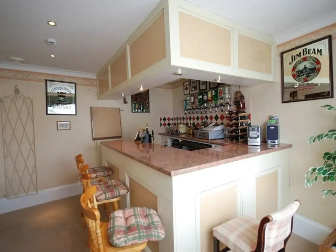 Roseglen Hotel