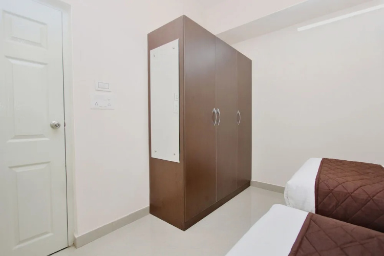 OYO 9931 Hotel Bali Square