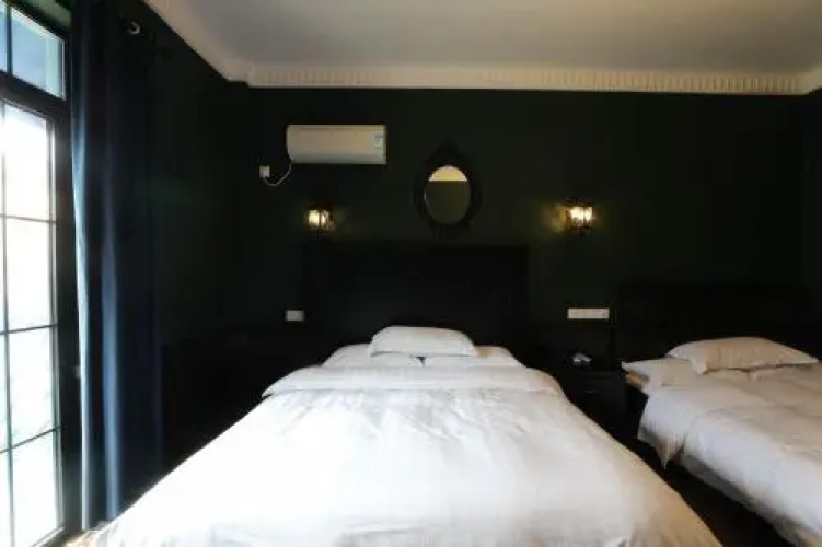 Men Tang Hotel