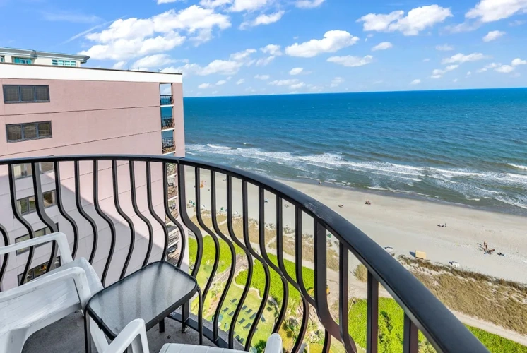 3 Bedrooms Comfort Double Penthouse room with balcony and with ocean view