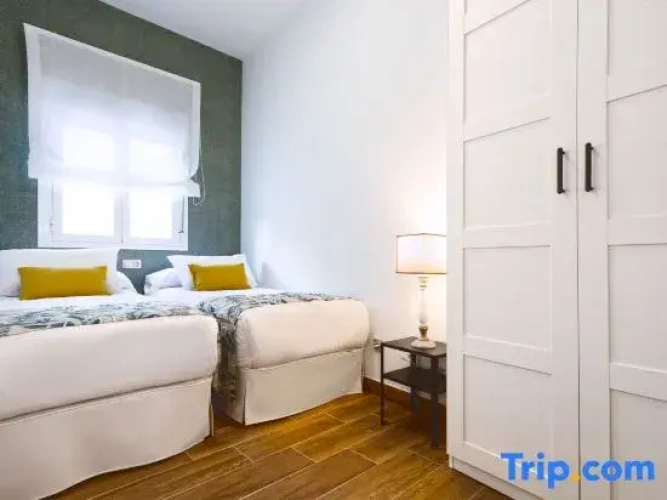 2 Bedrooms Apartment