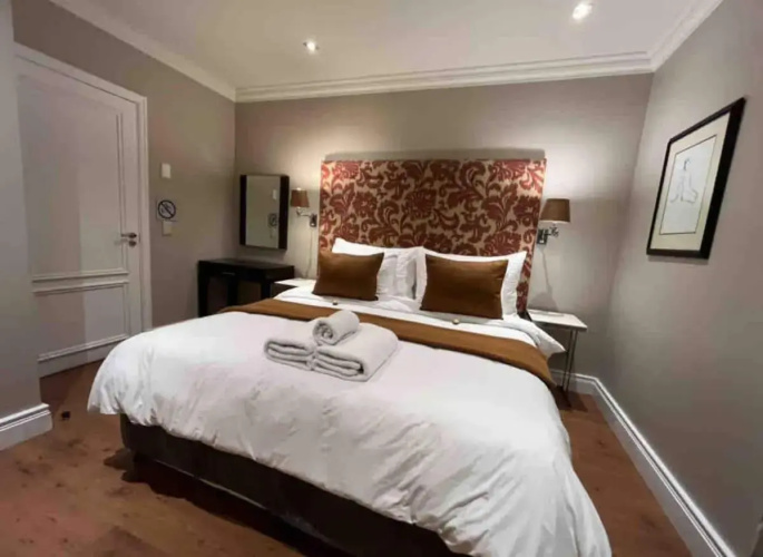 705 Cape Royale Luxury Apartment