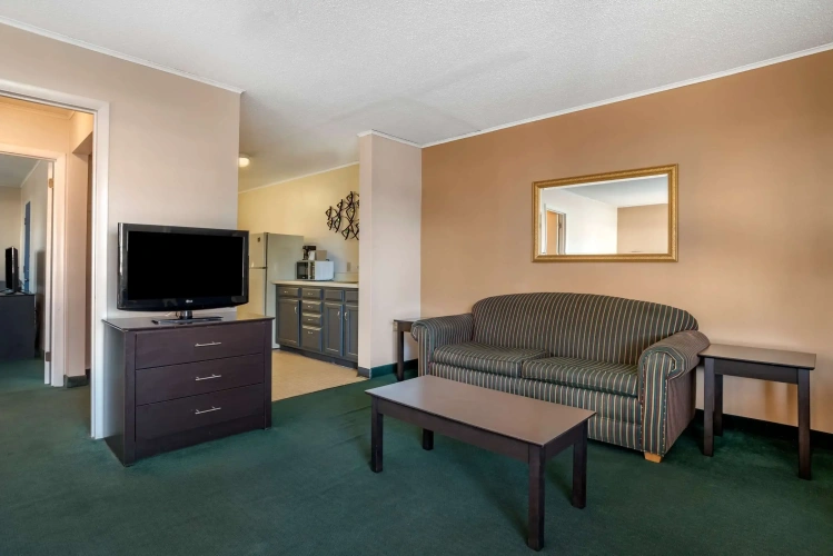 Sextuple Suite