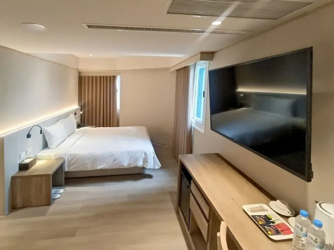 Good Hotel