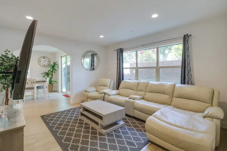 4 Bedrooms Cottage