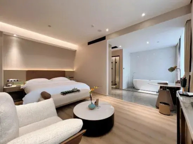 Heyue Tanks Hotel