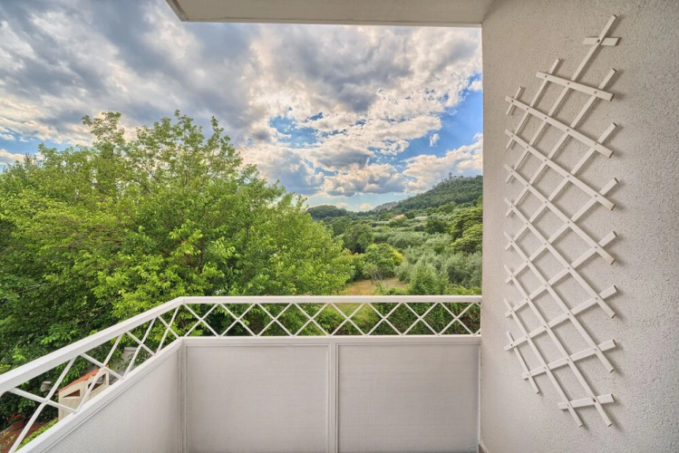 A2- Luxury apt w big Balcony, 4 min Walk to Beach