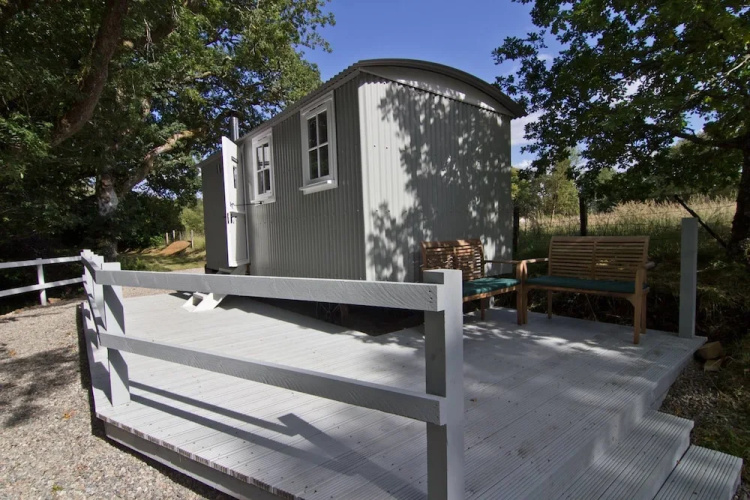 Moonfrog Lets - Riverside Bothy