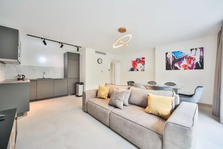 Superior Apartment