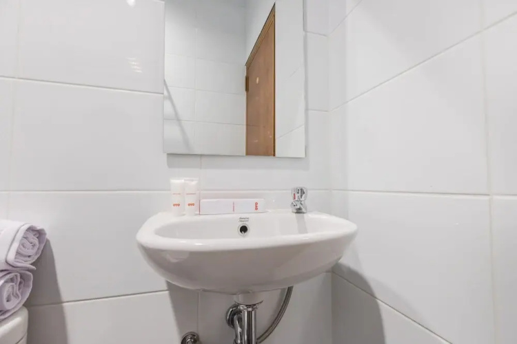 Urban Residence by OYO Rooms