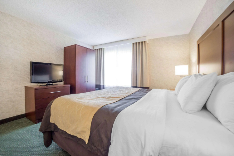 Yellowstone River Inn & Suites
