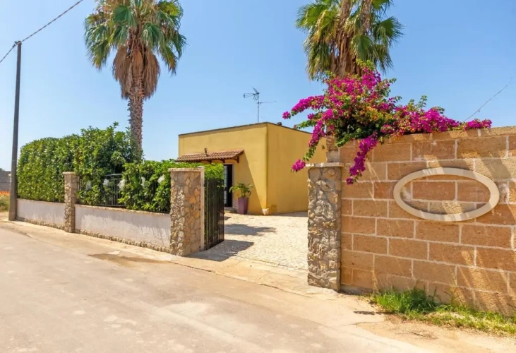 3 Bedrooms Cottage
