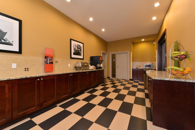 Hampton Inn & Suites by Hilton Edmonton International Airpor photo 25