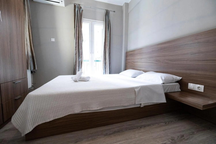 Delmare MQUEEN Apartment