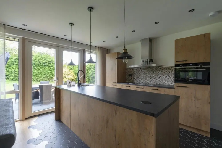 Spacious Bunglow With Garden