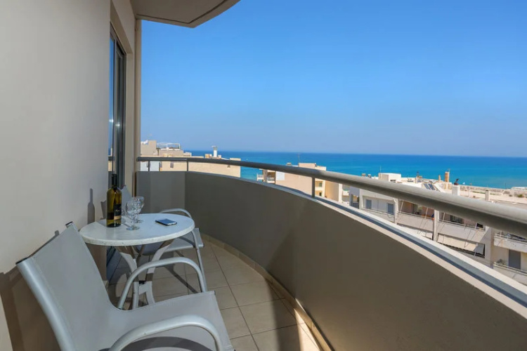 Icarus Suites & Apartments